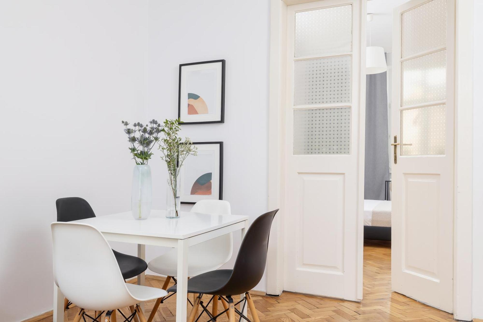 1-Bedroom Apartment With Balcony - Dluga 65 Krakow Exterior photo