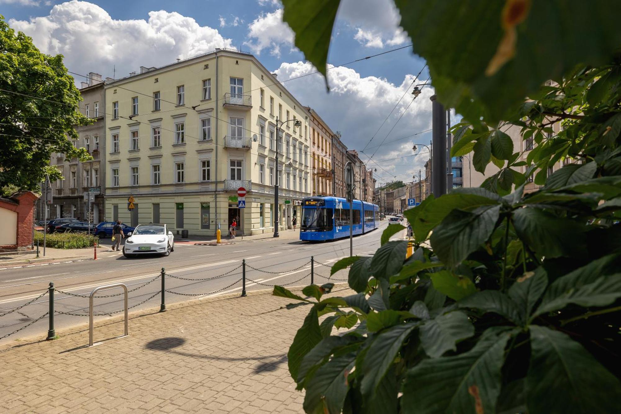 1-Bedroom Apartment With Balcony - Dluga 65 Krakow Exterior photo